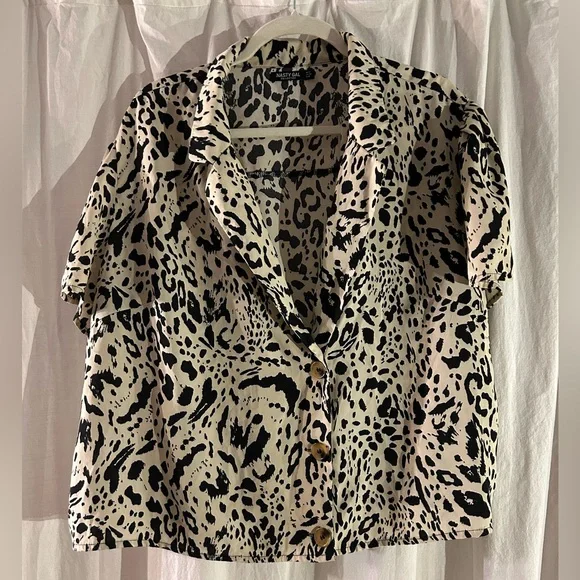 Nasty Gal Leopard Print V-Neck Button Blouse Top – Size 18 - Picture 1 of 4